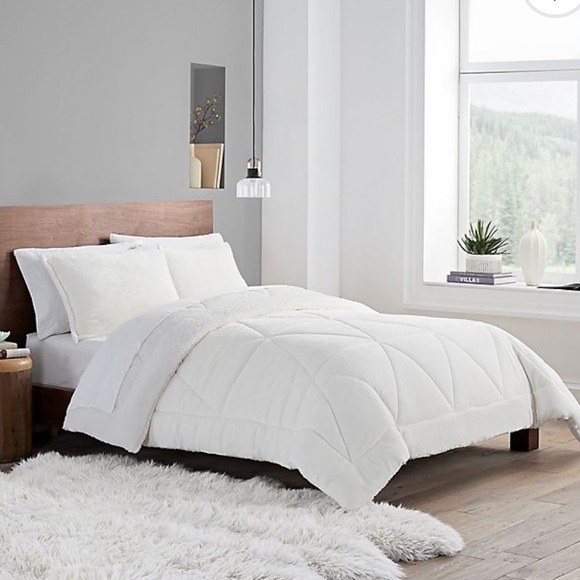 UGG® Avery 3-Piece Reversible Full/Queen Comforter - Picture 1 of 3